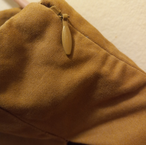 Banana Republic Khaki Wrapped Skirt - Picture 4 of 5